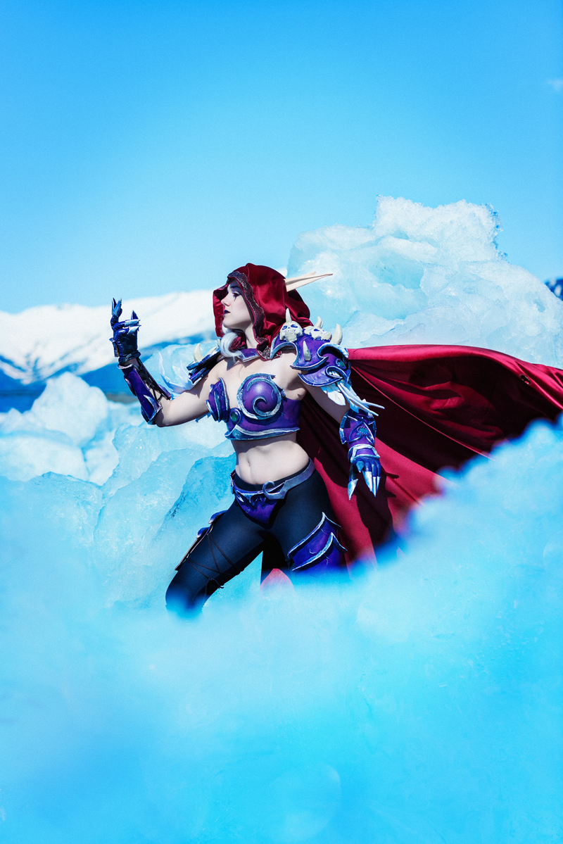 Reilena as World of Warcraft’s Sylvanas, taken on the Jokulsarlon Glacial Lagoon.